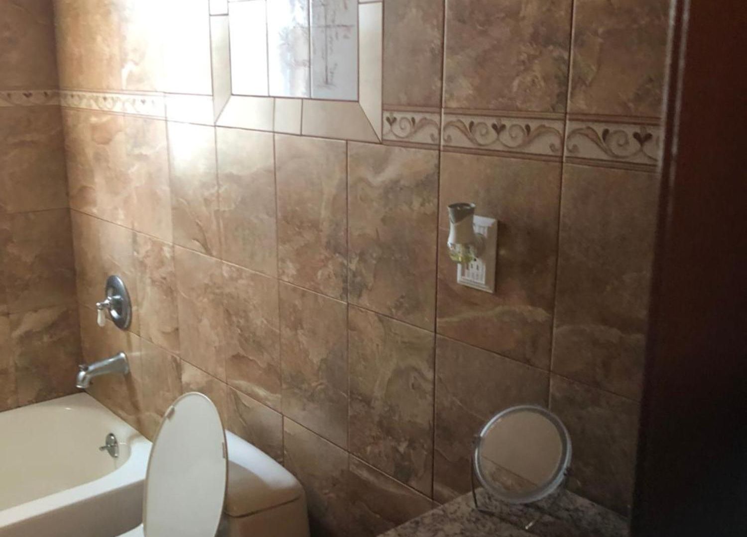 Private Unit With Own Entrance To Share