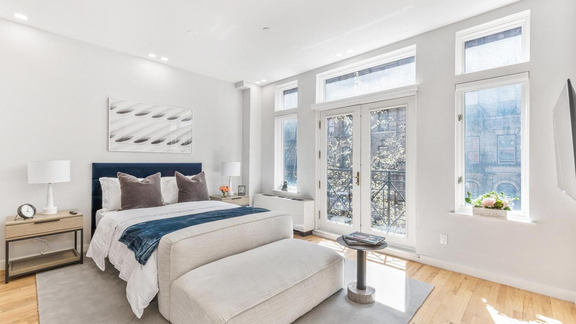 Apartment W Charming Juliet Balcony In Upper East