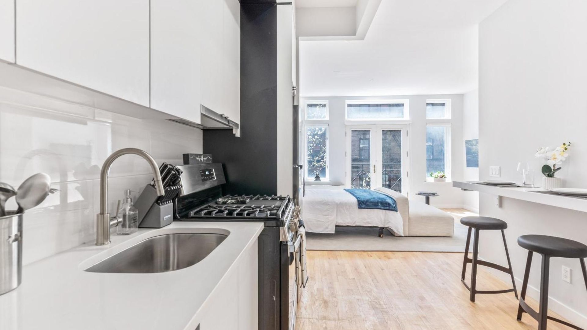 Apartment W Charming Juliet Balcony In Upper East