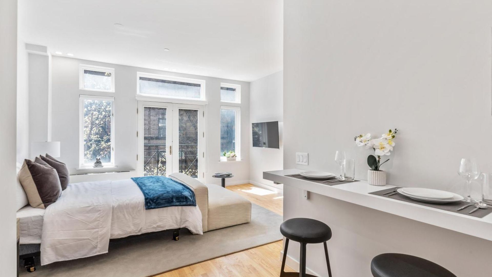 Apartment W Charming Juliet Balcony In Upper East *