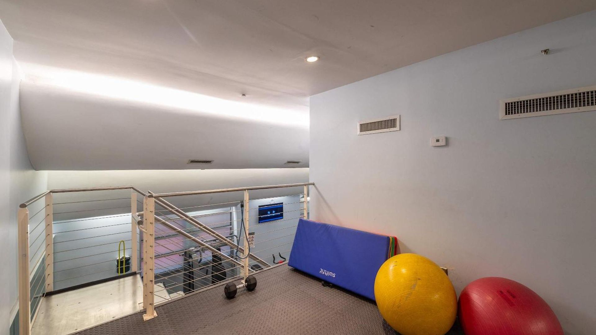 Stunning In Heart Of With Gym &