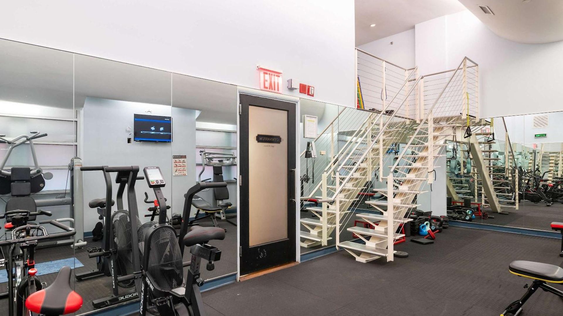 Highly Desired Times Square With Gym New York