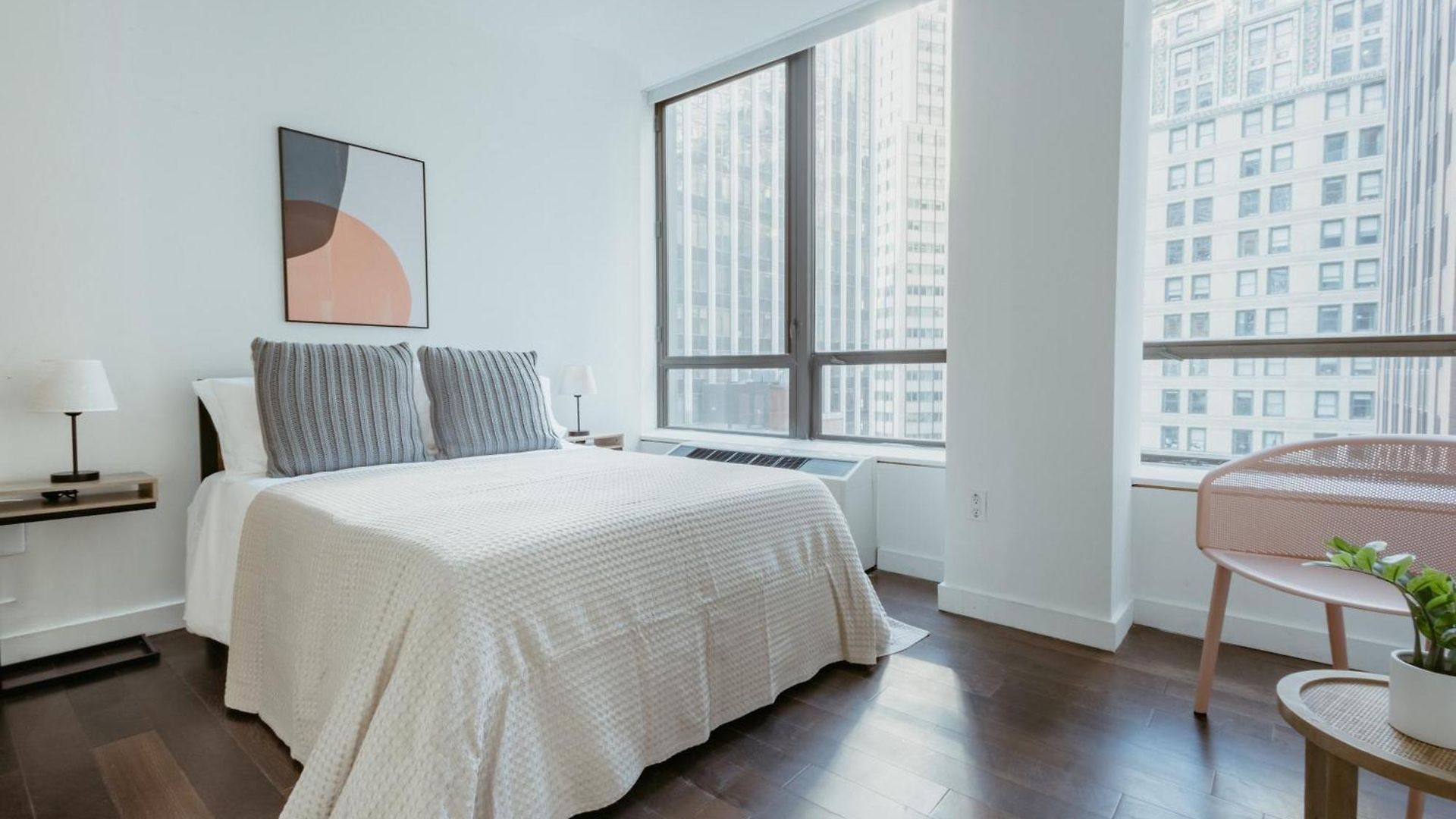Outstanding & Cozy 4bdr & 2bth In Downtown Manhattan Apartment *
