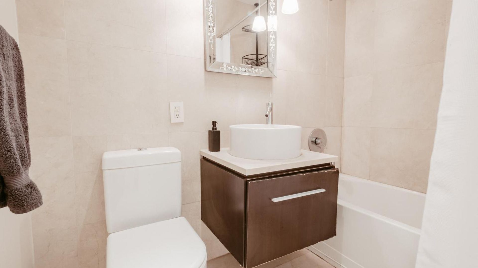 Apartment Outstanding & Cozy 4bdr & 2bth In Downtown Manhattan New York