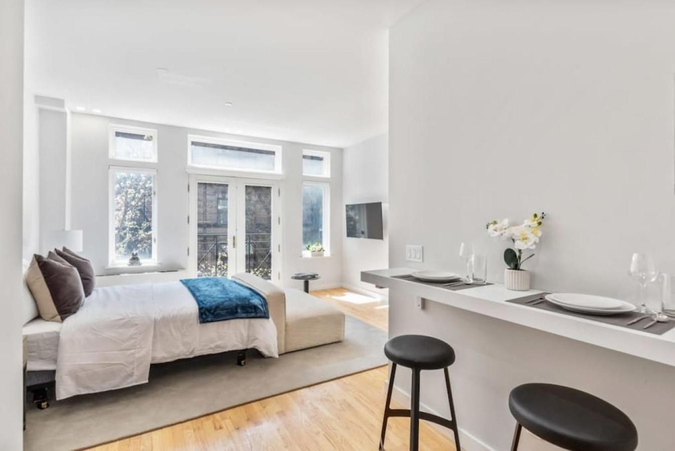 W Charming Juliet Balcony In Upper East Apartment *