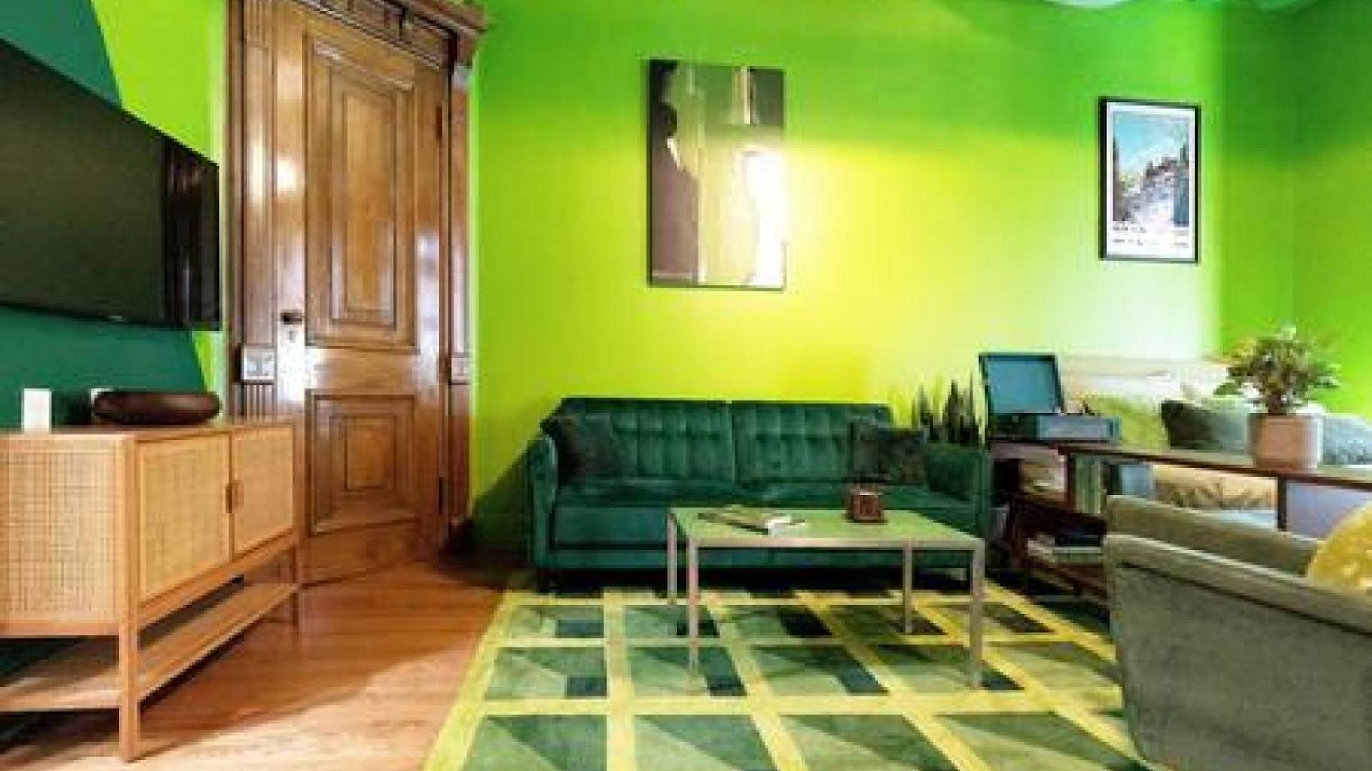 The Room: 70s Groove Themed Apartment