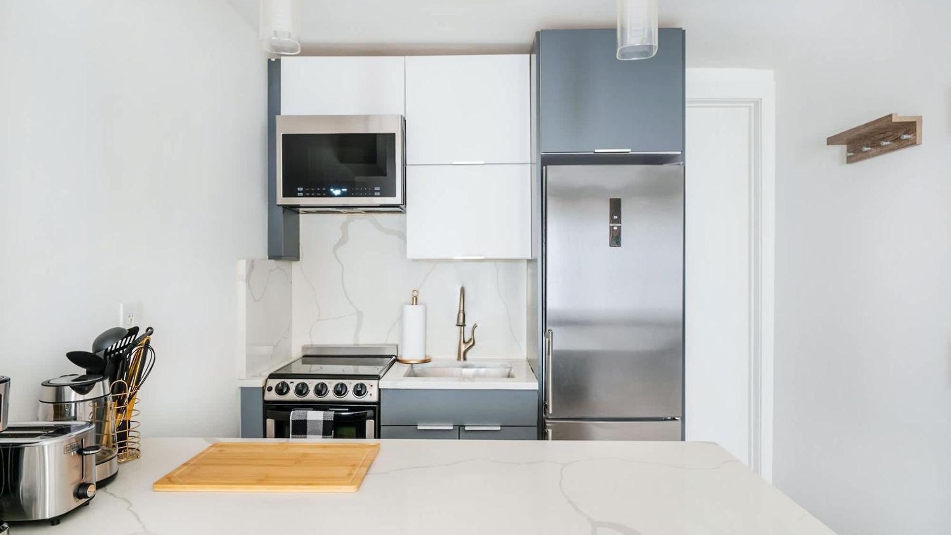 1597-4 Brand New Prime Ues W D Walk To C Park Apartment