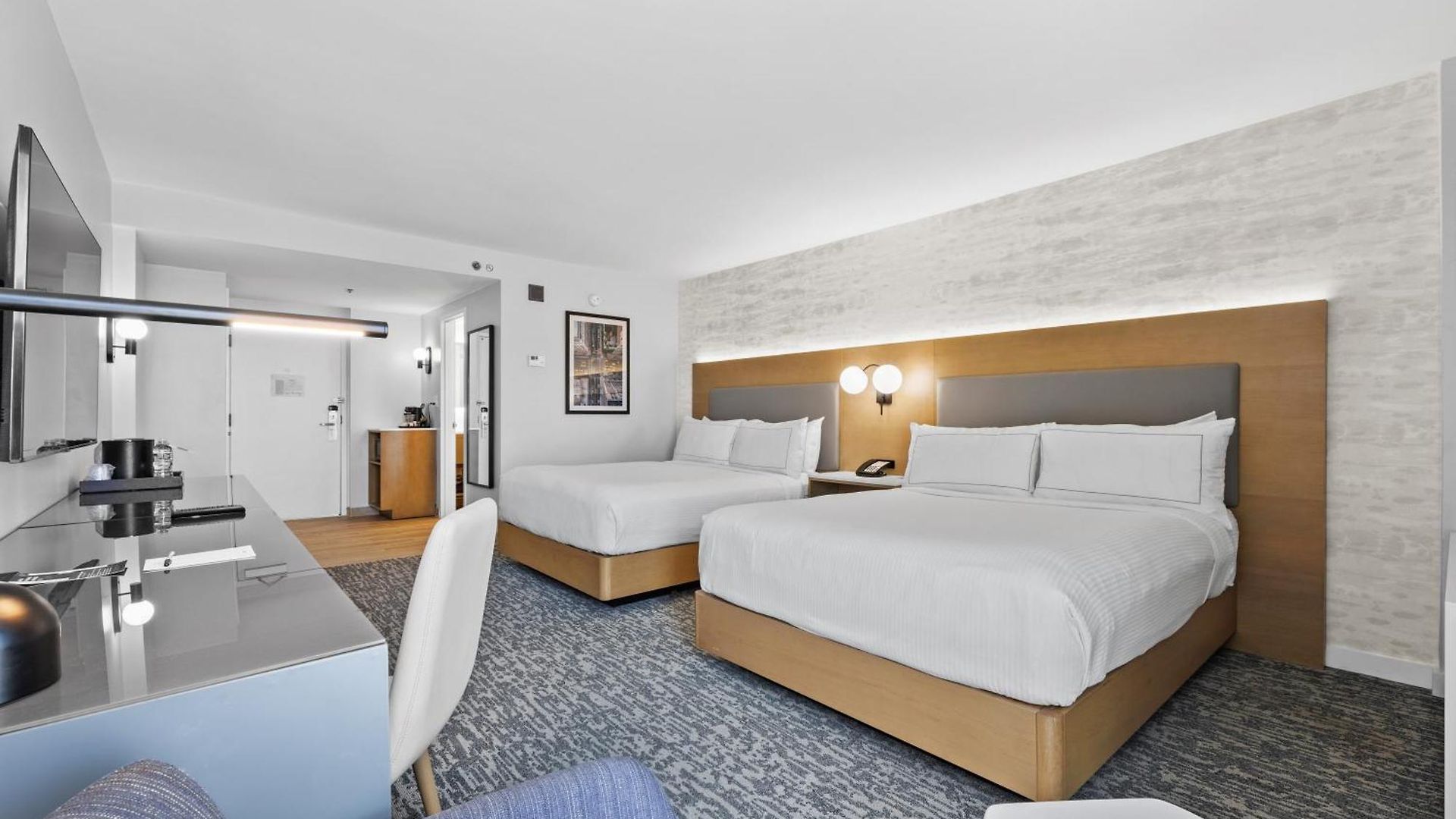 Hotel Doubletree By Hilton Jfk Airport 3*