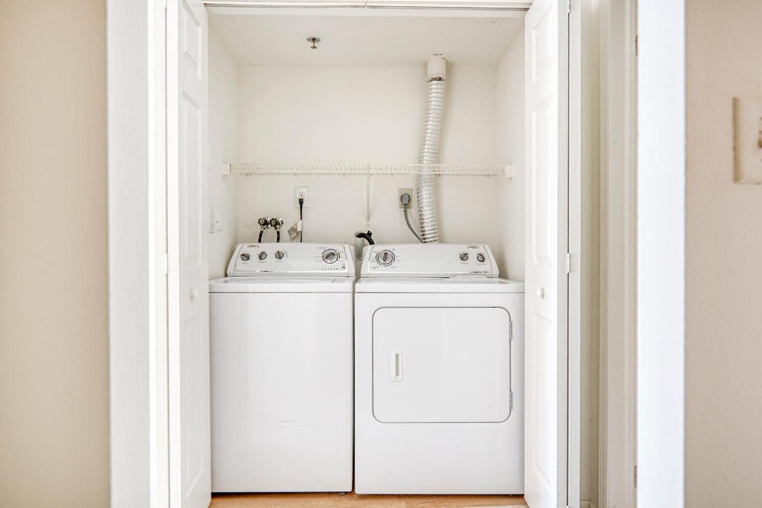 Jersey 2br W Wd Gym Elevator Nr Path Nyc-672 Apartment