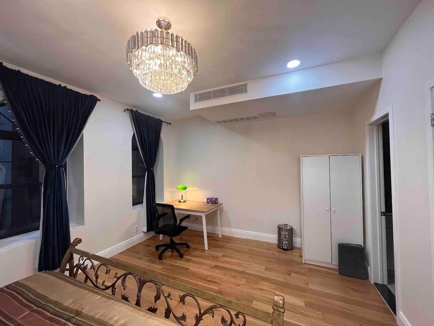 Homestay Little Manhattan 5 Min Walk To Times Square Private Bathroom World Cup 2026 Ready *