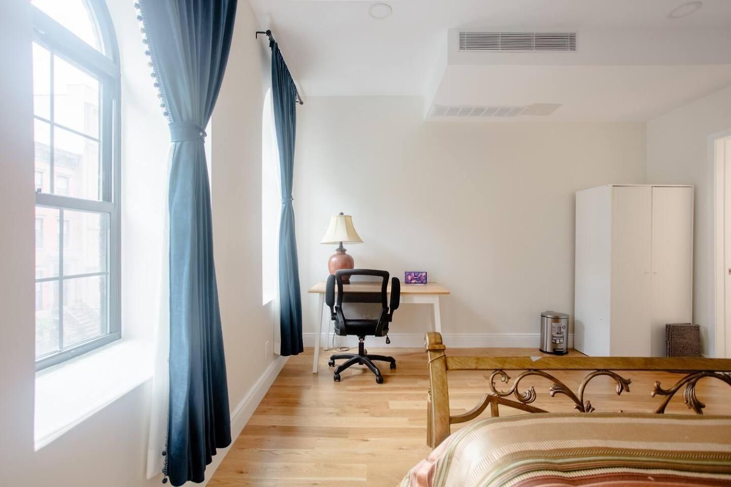 Little Manhattan 5 Min Walk To Times Square Private Bathroom World Cup 2026 Ready Homestay New York