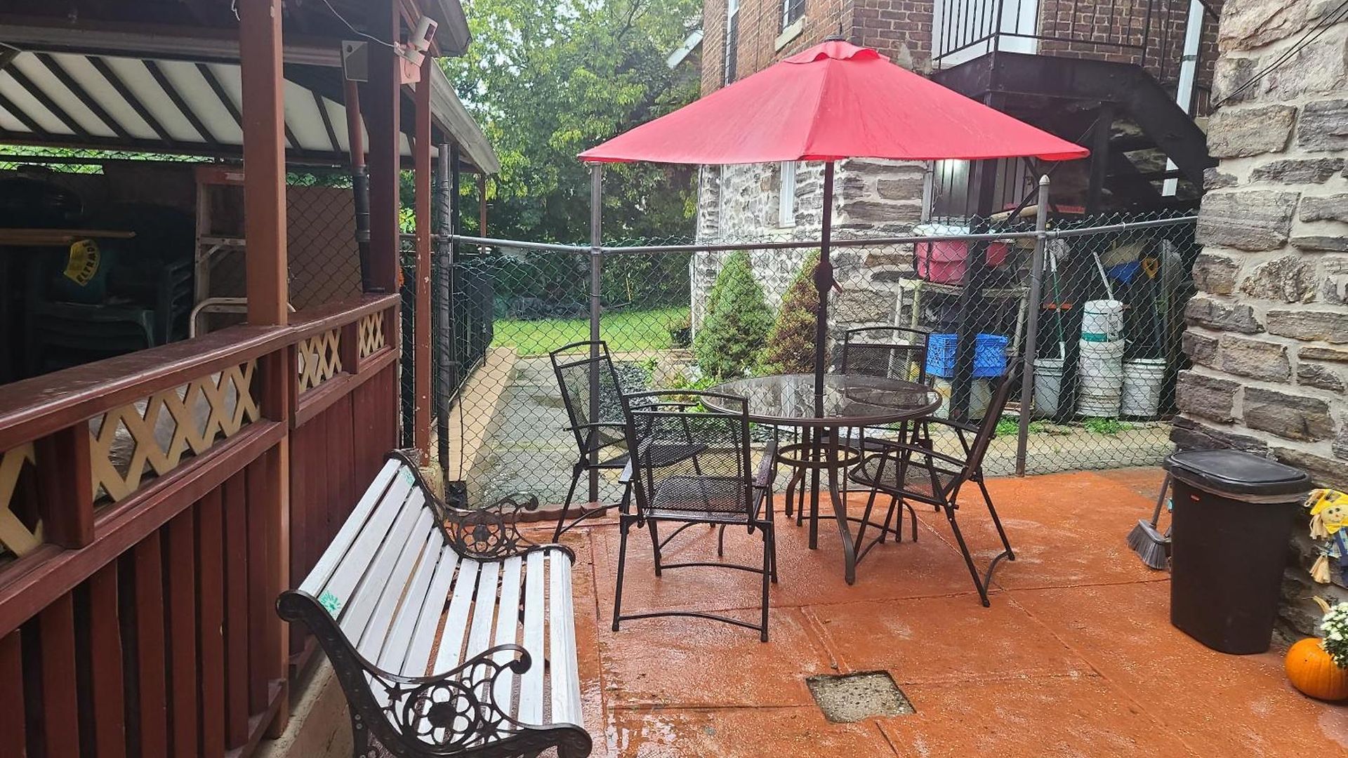 Lovely 2 Bedroom With 2 Entrance And Parking Apartment