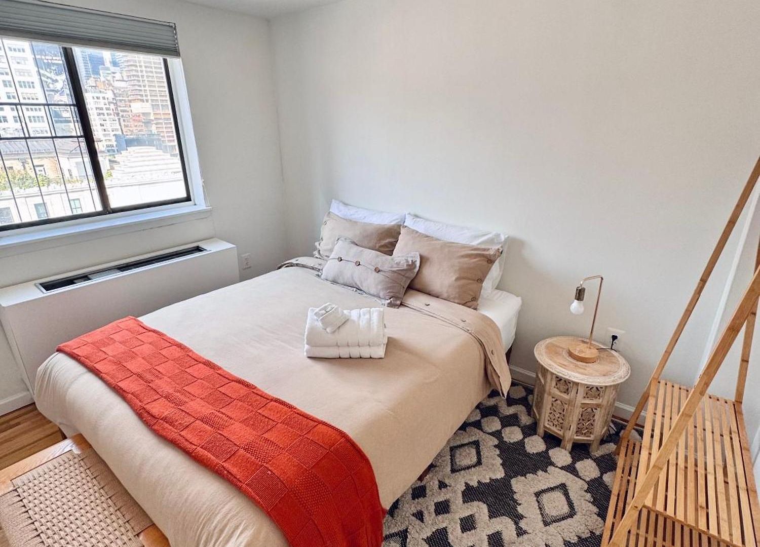 Apartment Stylish Duplex Penthouse With Large Outdoor Space *