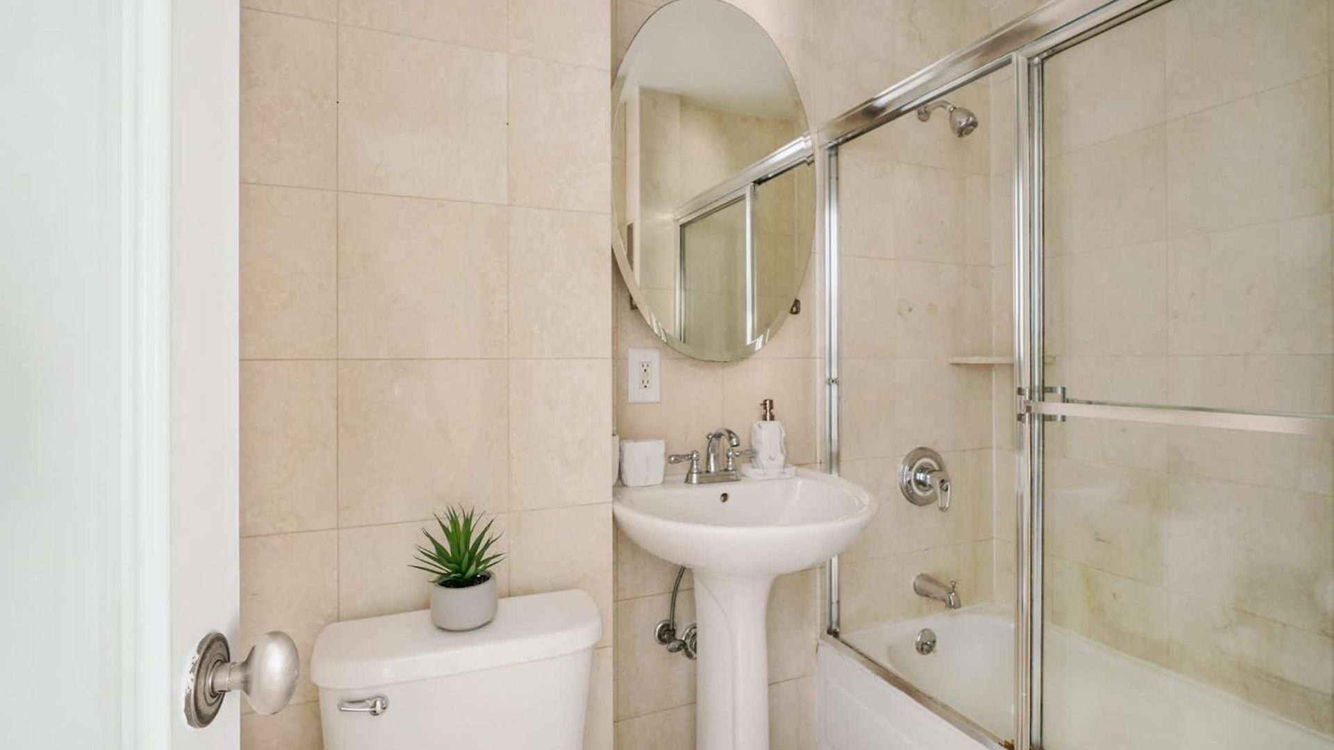 73-508 New 1br 1bth Uws Doorman Gym *