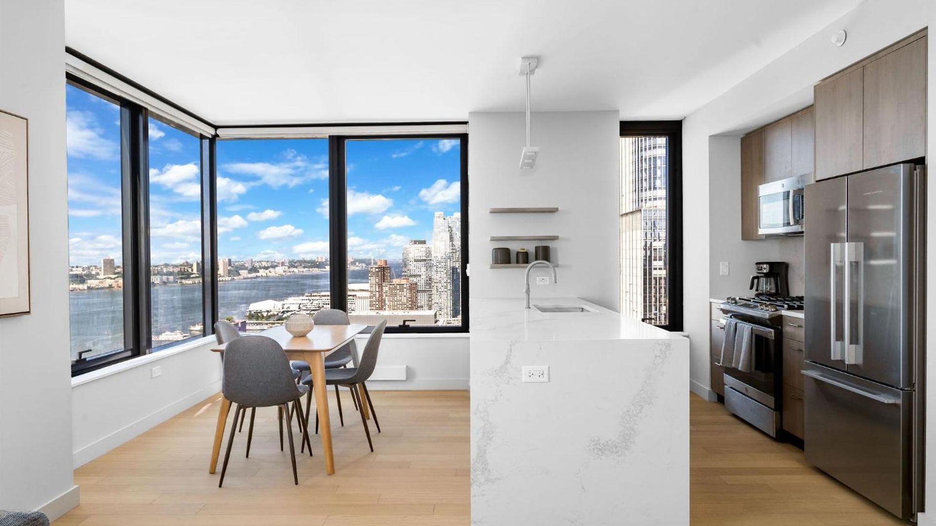 Modern Stylish 2br 2ba In Hudson Yard Apartment