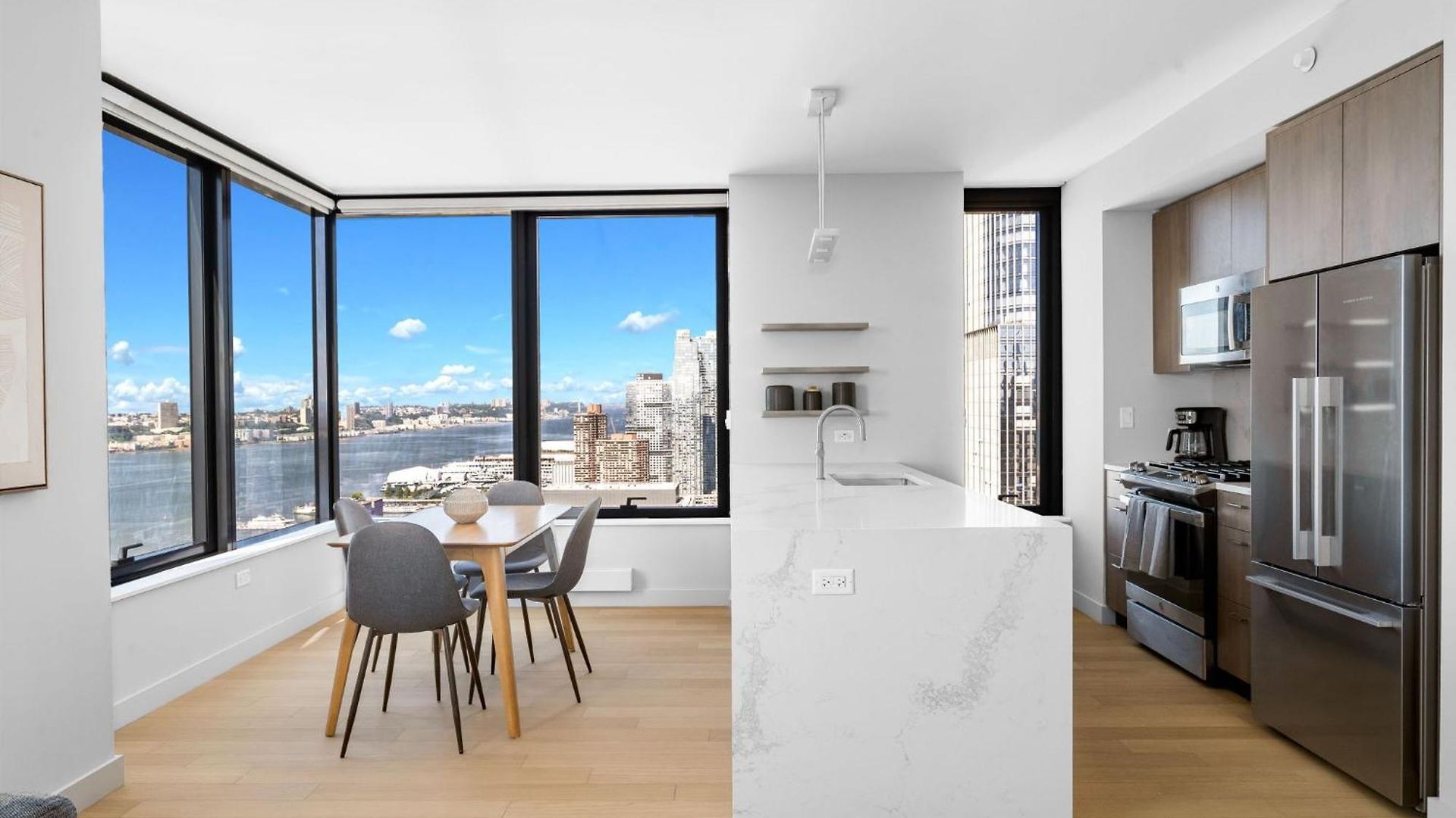 Modern Stylish 2br 2ba In Hudson Yard Apartment