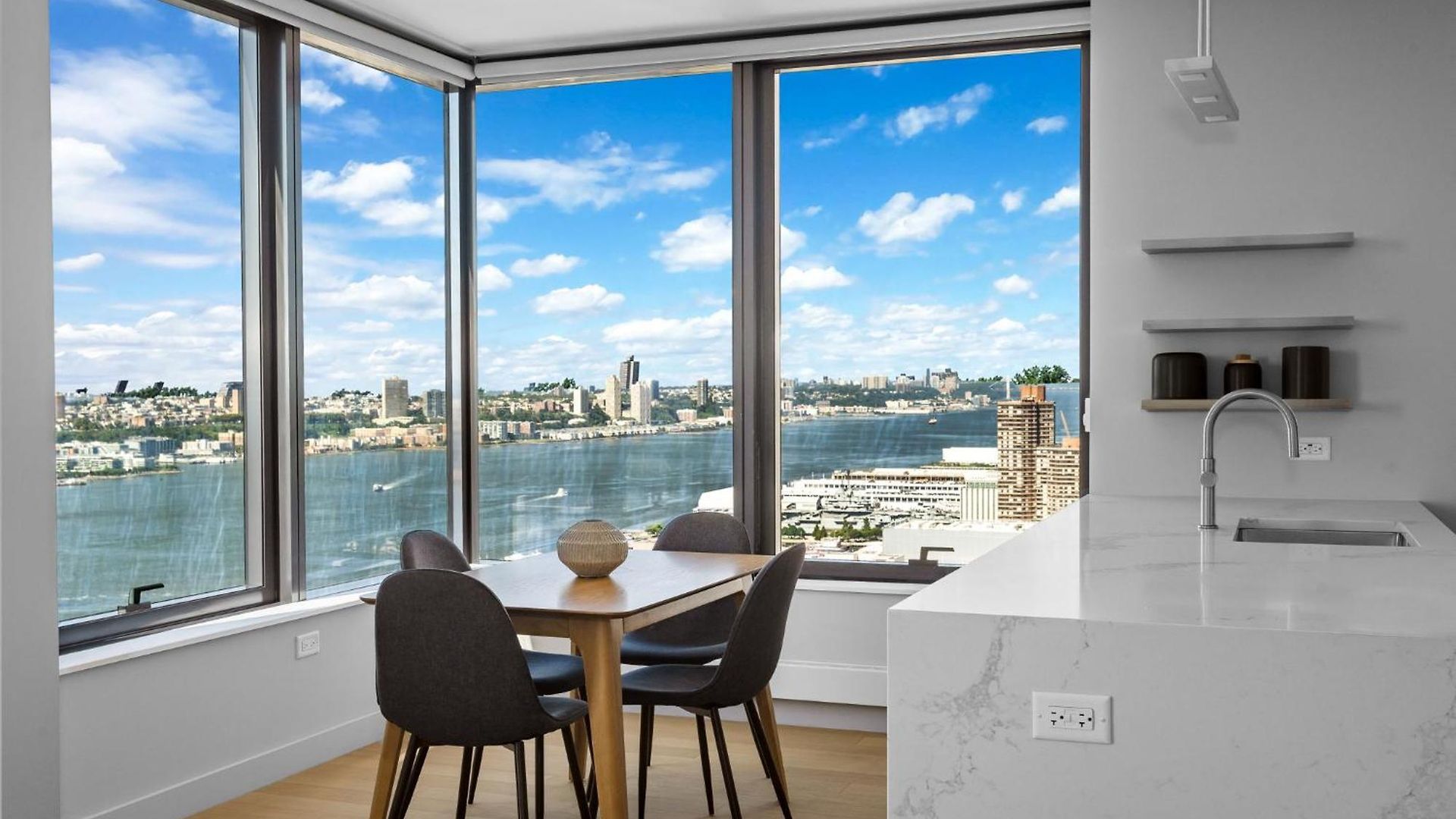 Modern Stylish 2br 2ba In Hudson Yard Apartment