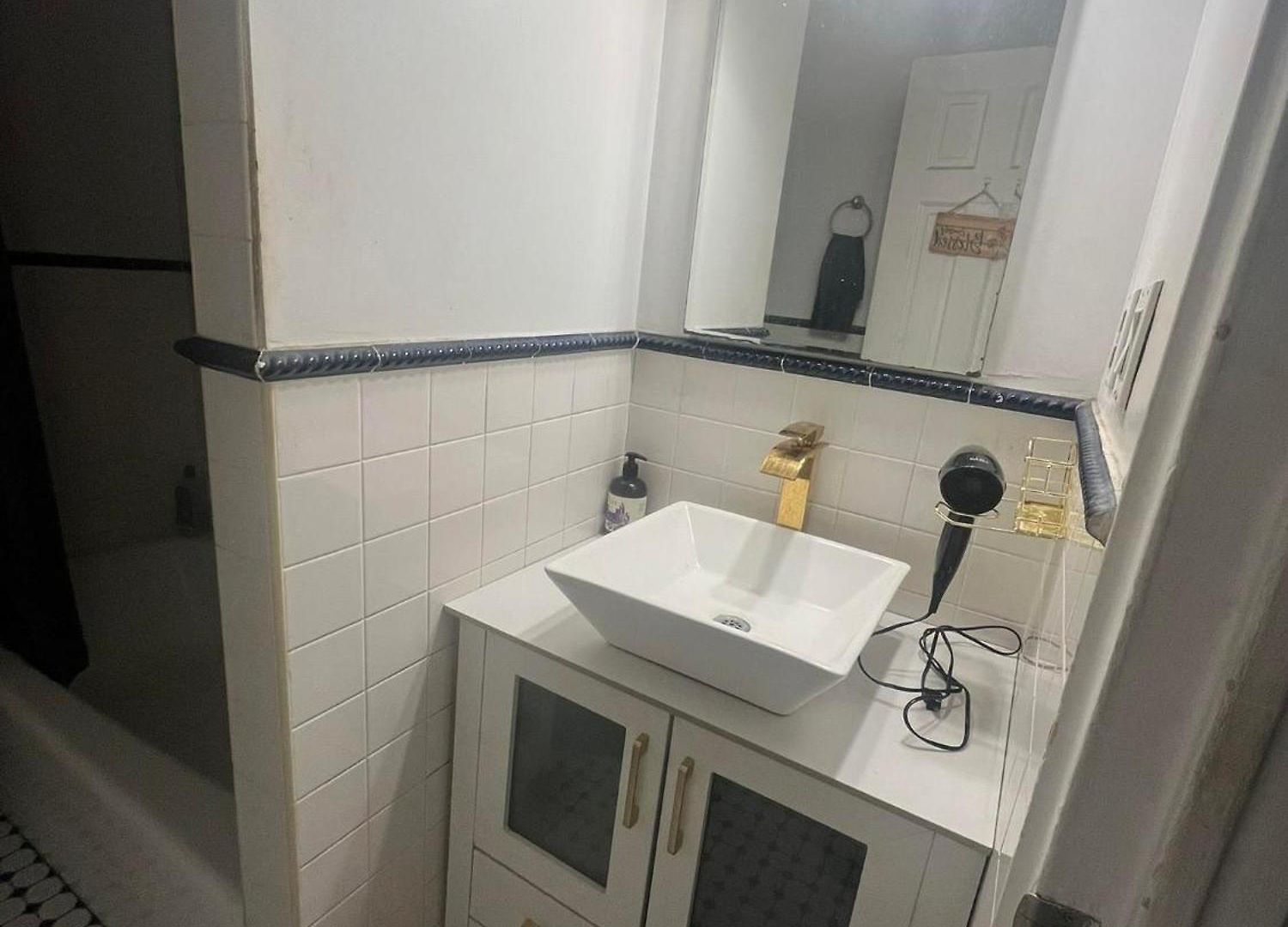 2 Large Bedrooms In Rego Park Apartment New York