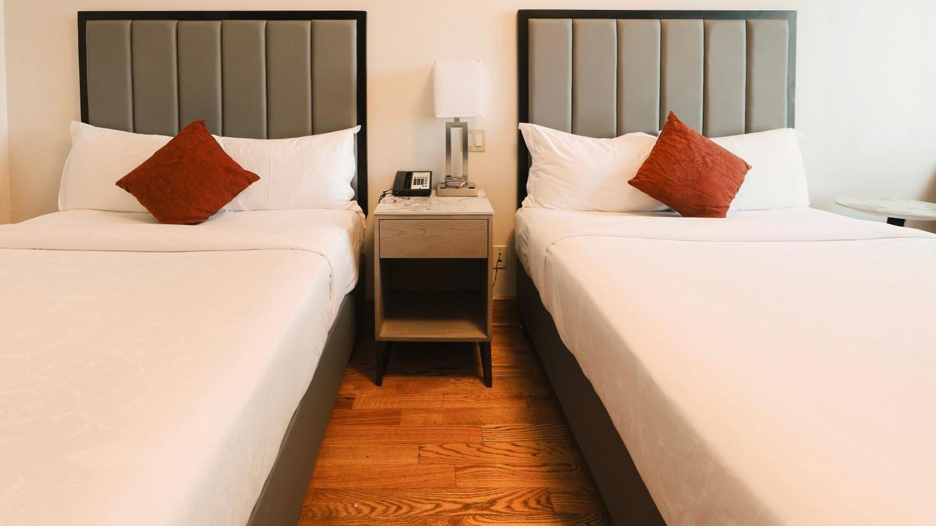 Asiatic - Flushing Hotel 3*