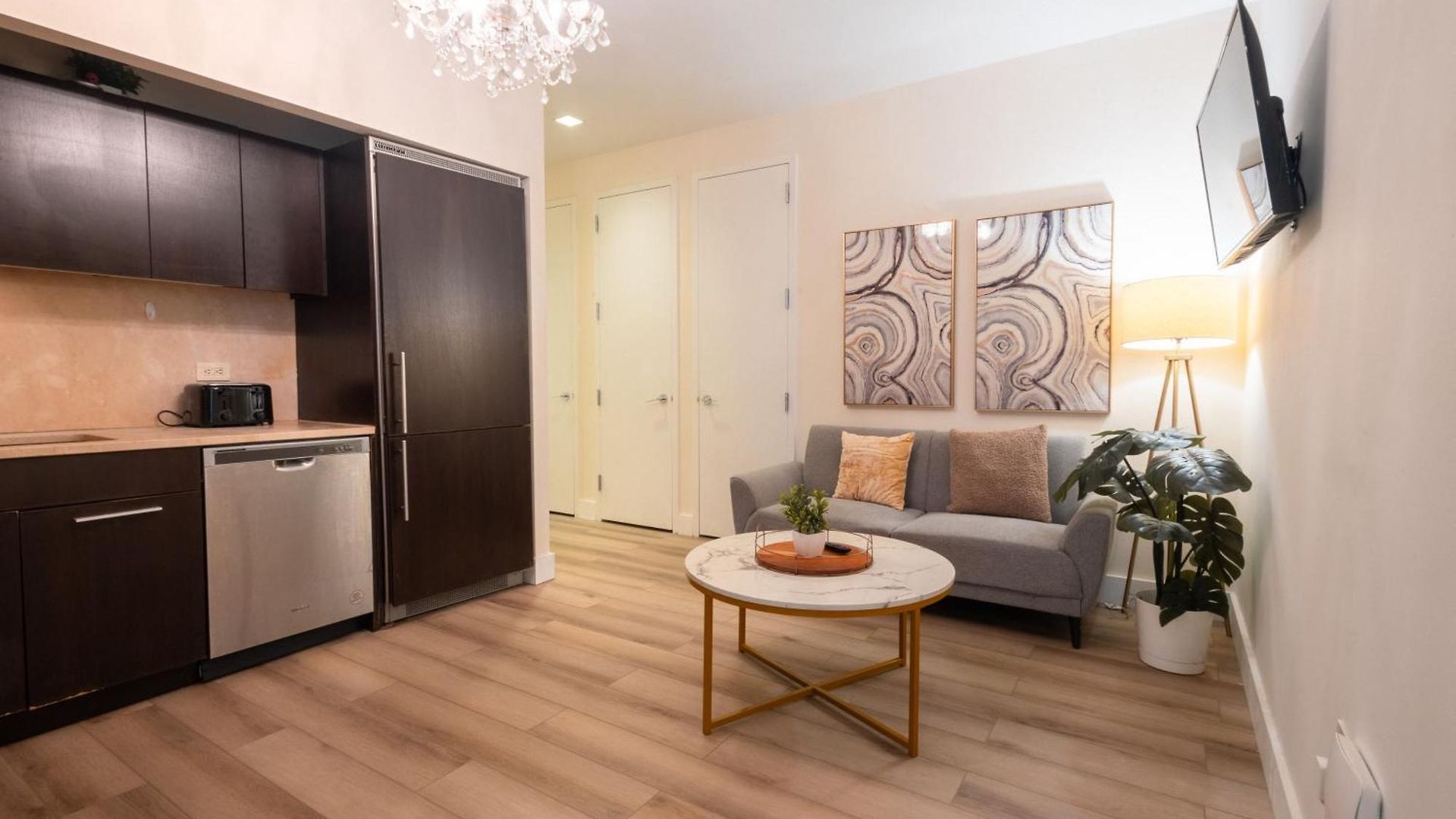 Gorgeous & Stylish 4bdr & 2bth In Downtown Manhattan Apartment