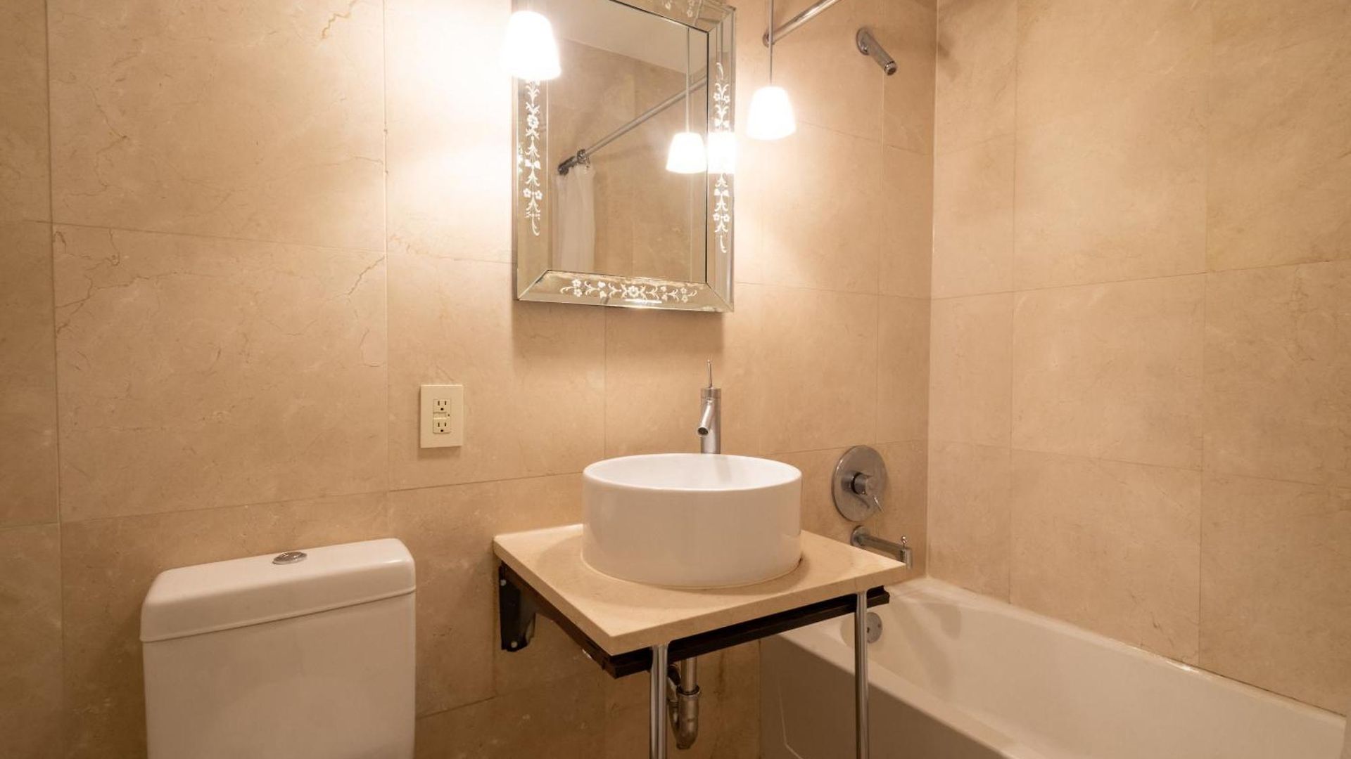 Gorgeous & Stylish 4bdr & 2bth In Downtown Manhattan Apartment *