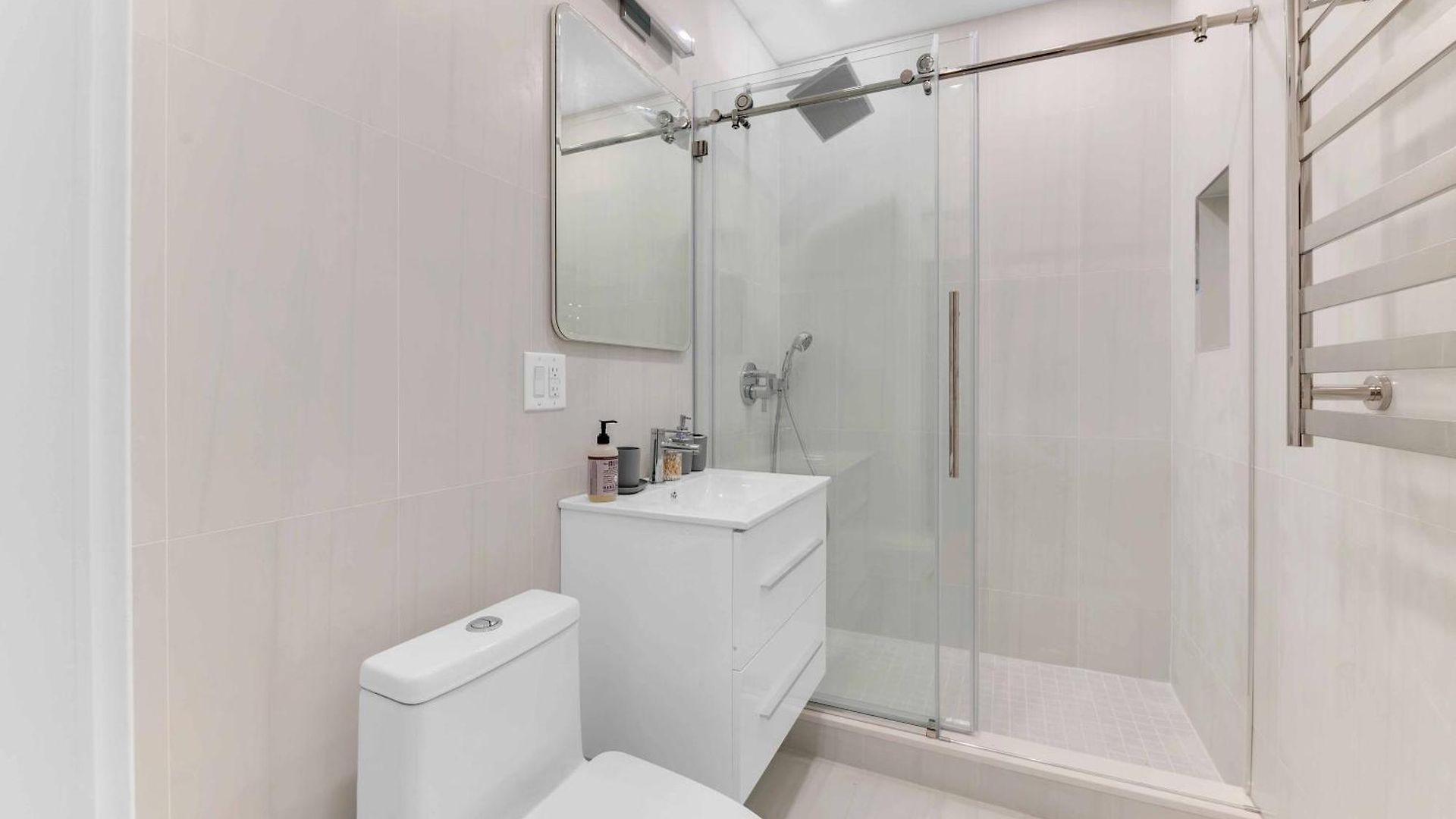 Modern 3bd Rose Hills Manhattan Terrace Space *