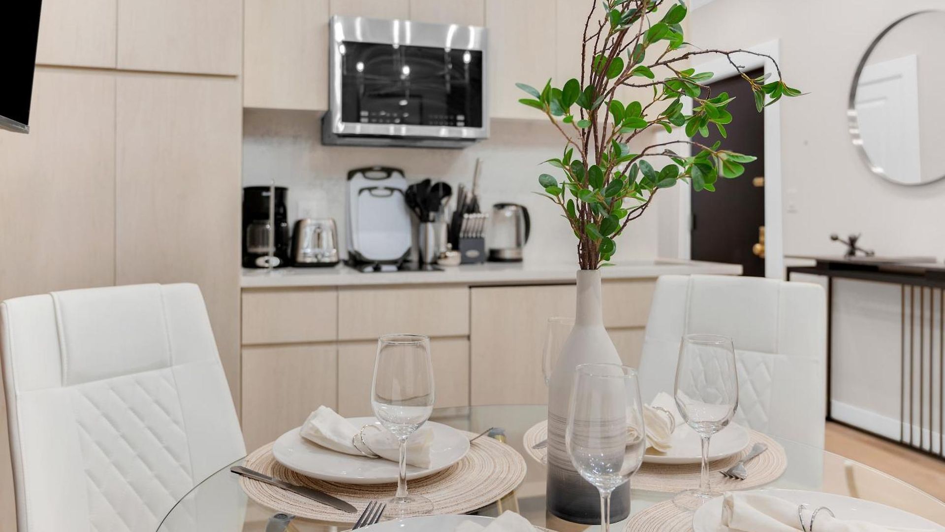 Modern 3bd Rose Hills Manhattan Terrace Space Apartment