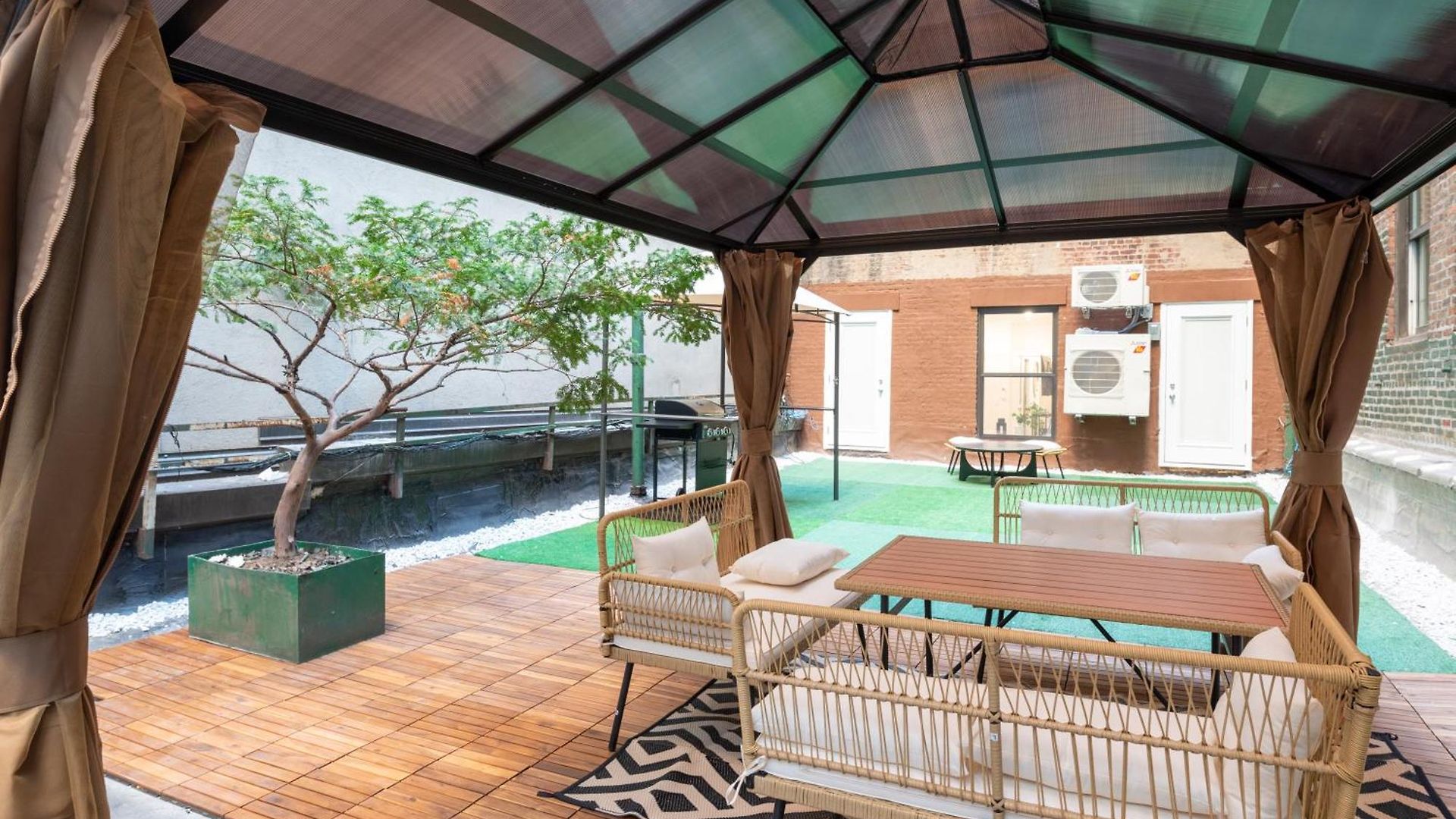 Modern 3bd Rose Hills Manhattan Terrace Space
