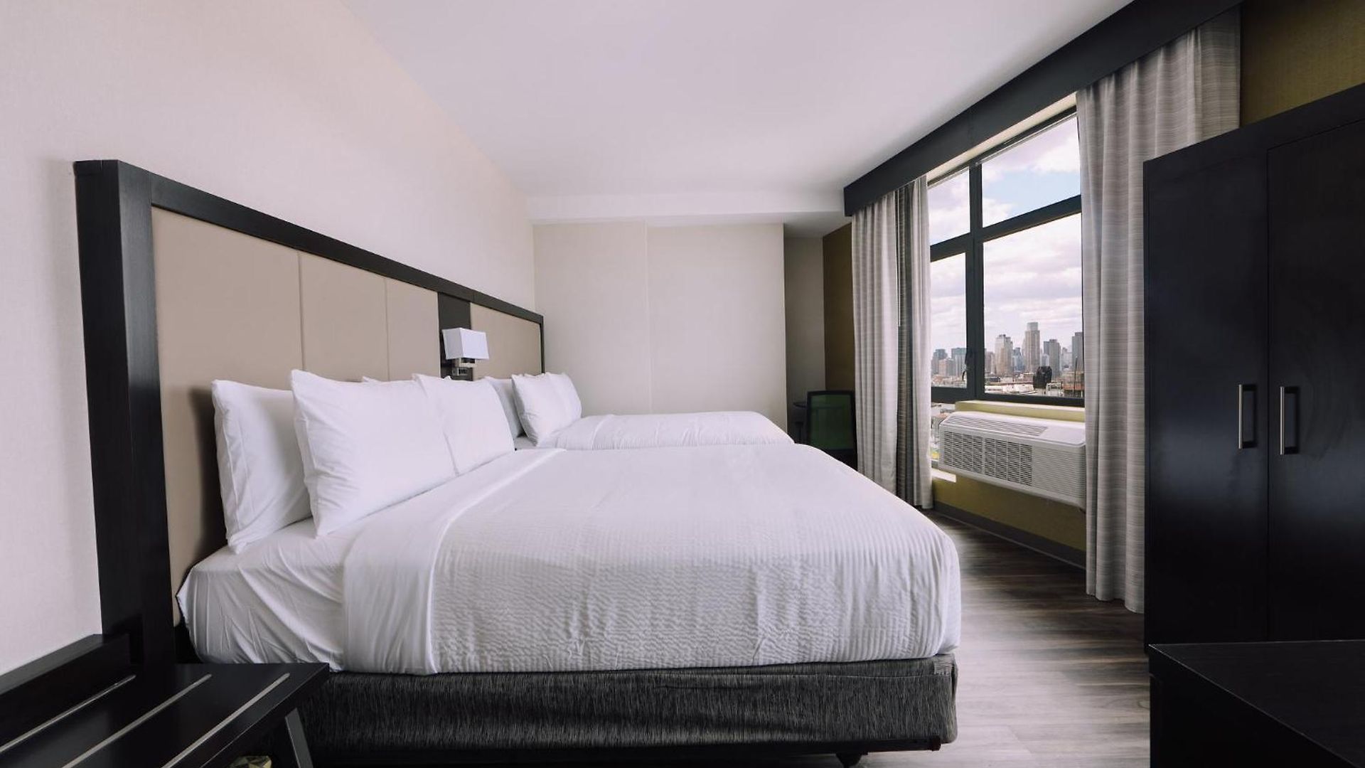 Express Long Island E - By Ihg Hotel