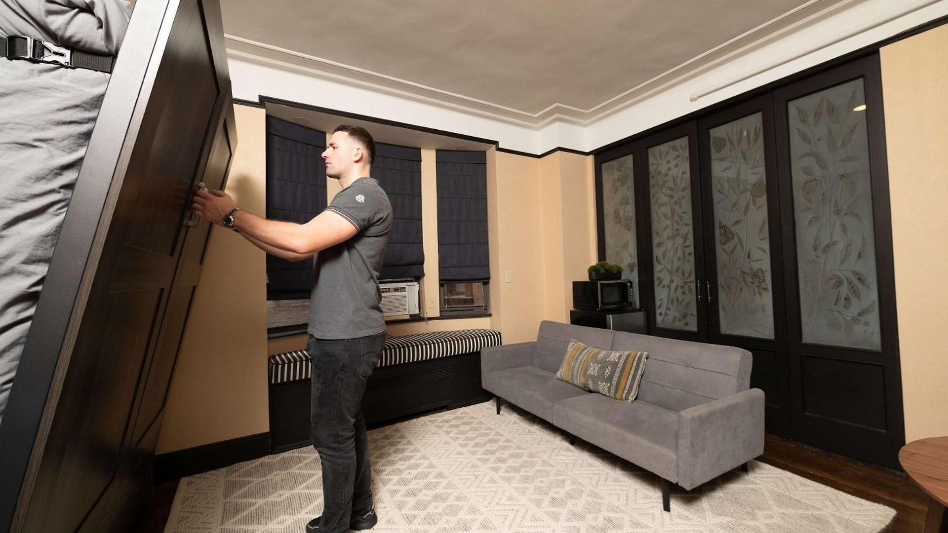 Walking Score In Heart Of With A Gym Apartment *