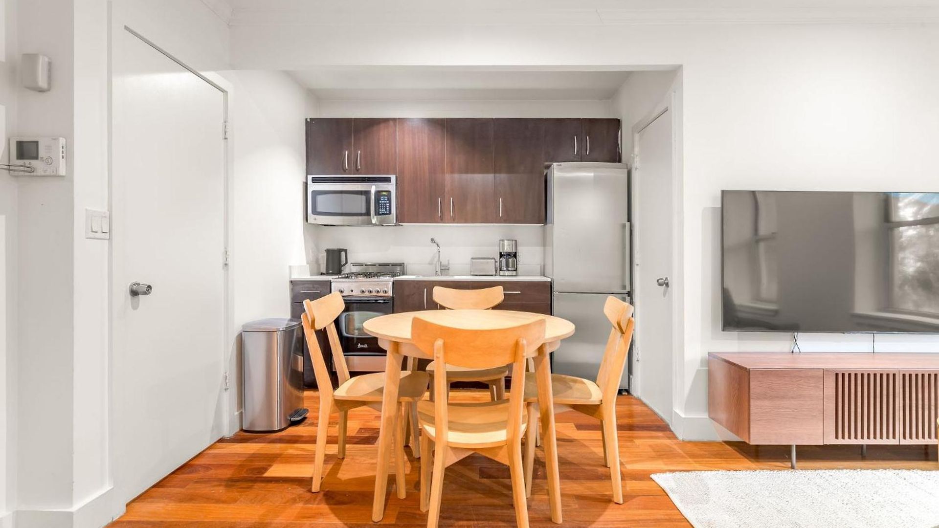 East Village Escape With 3bd 2ba Near Tompkins Square Park New York
