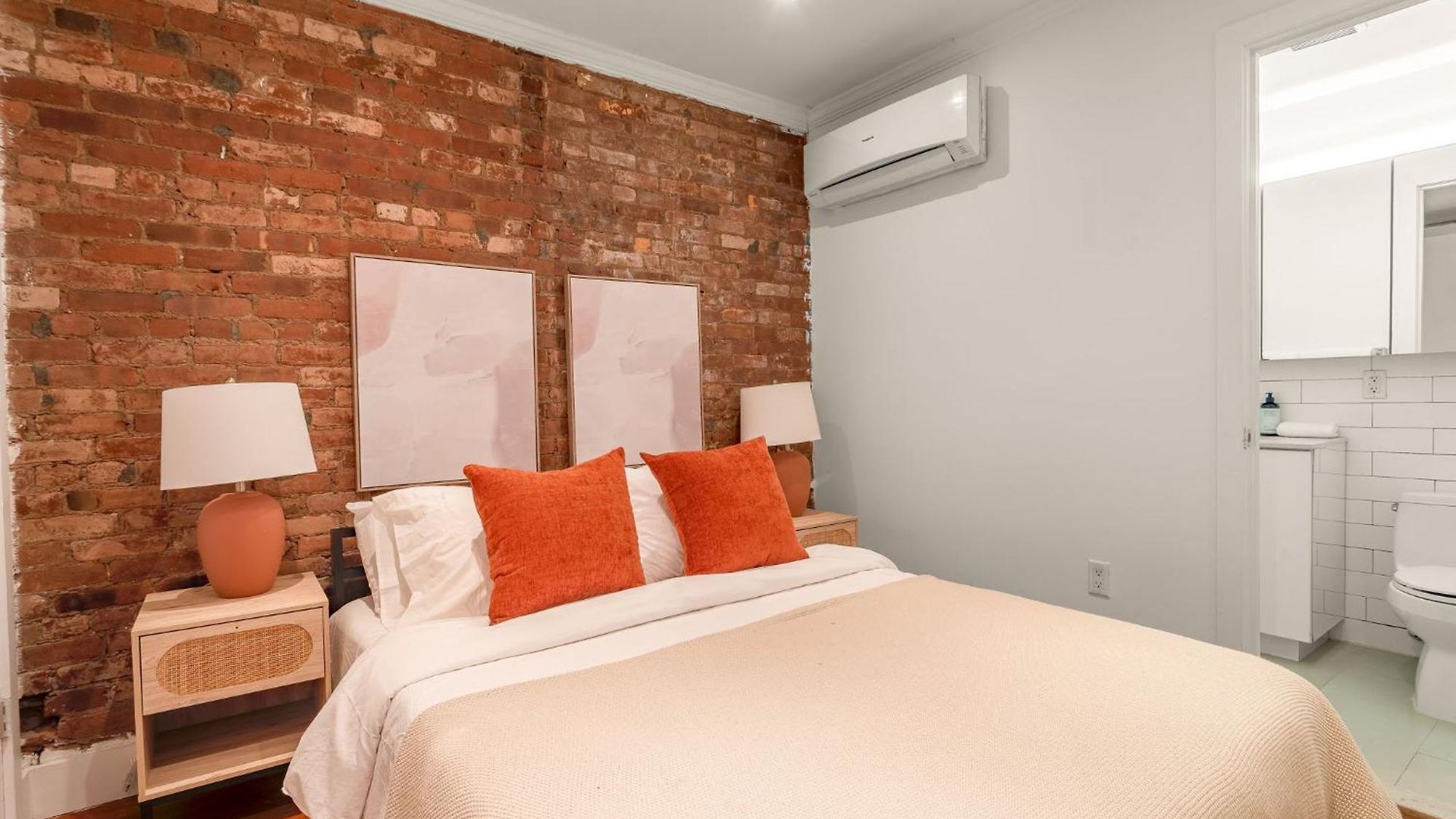 East Village Escape With 3bd 2ba Near Tompkins Square Park Apartment *