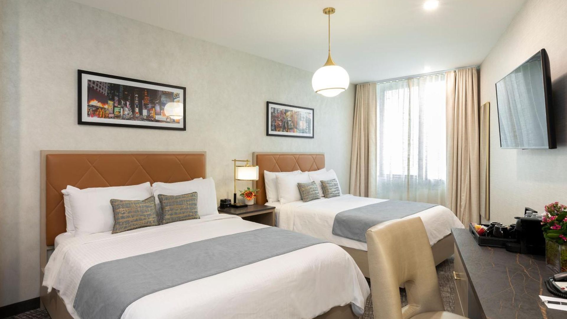 Hotel Broadway Plaza 4*