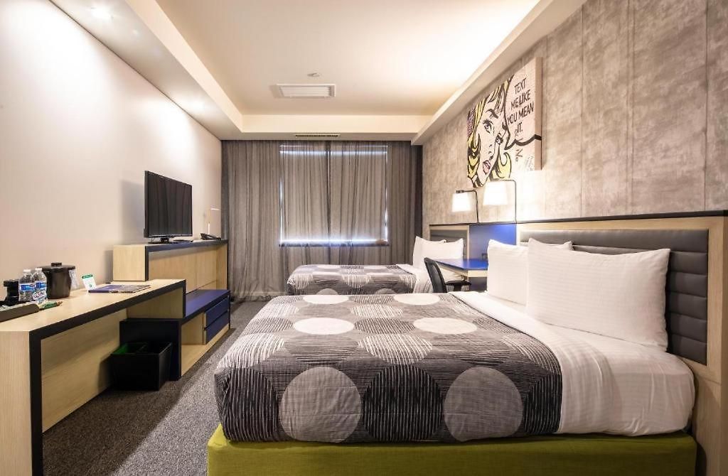 Leon Les Hotel