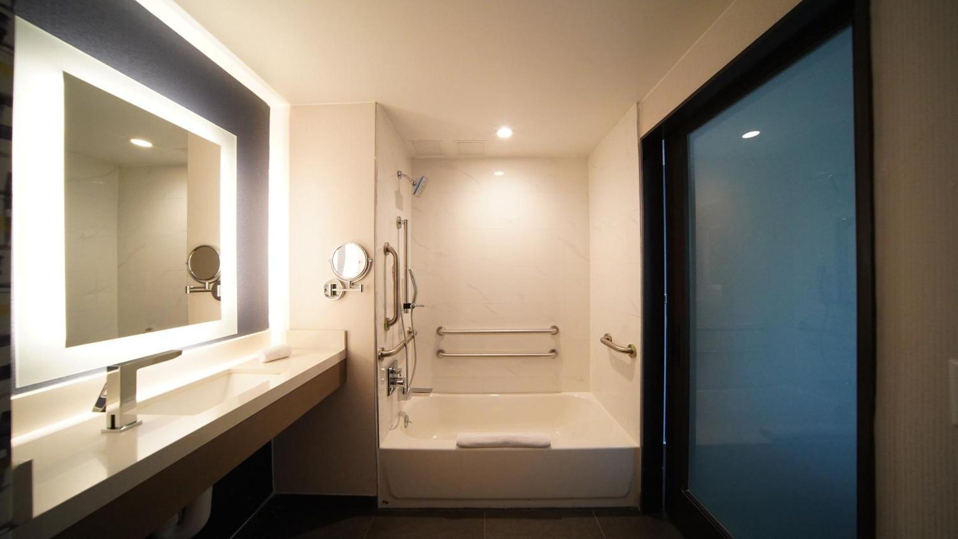 Hotel Doubletree By Hilton Long Island City, Ny