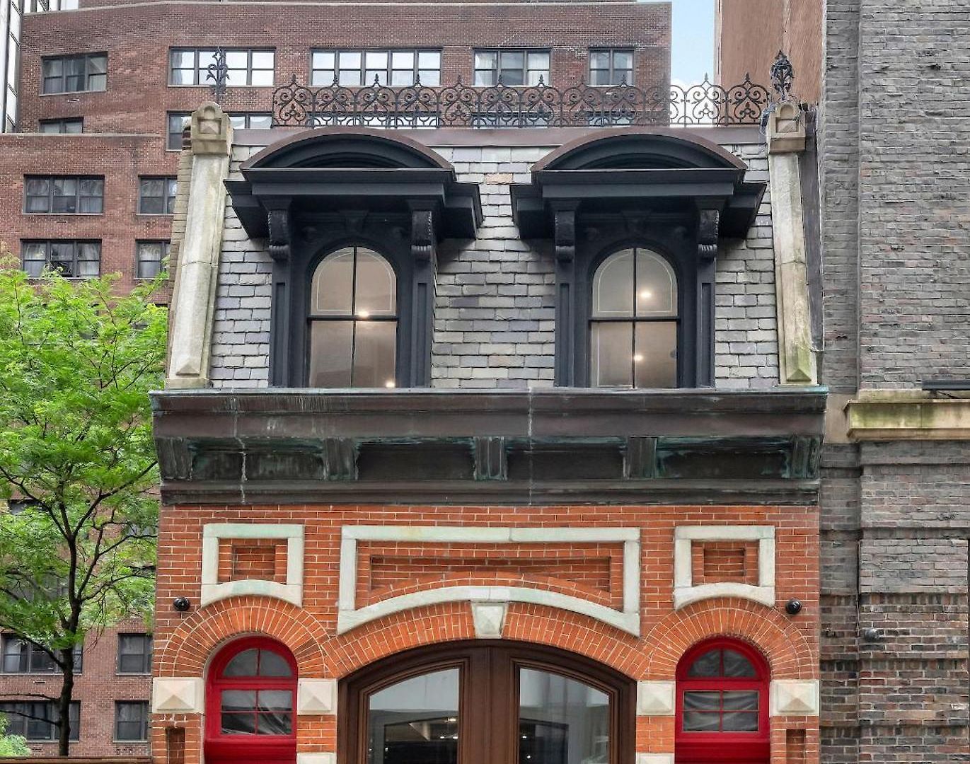 Landmarked Nyc Townhome - Sleeps 10 -group-friendly