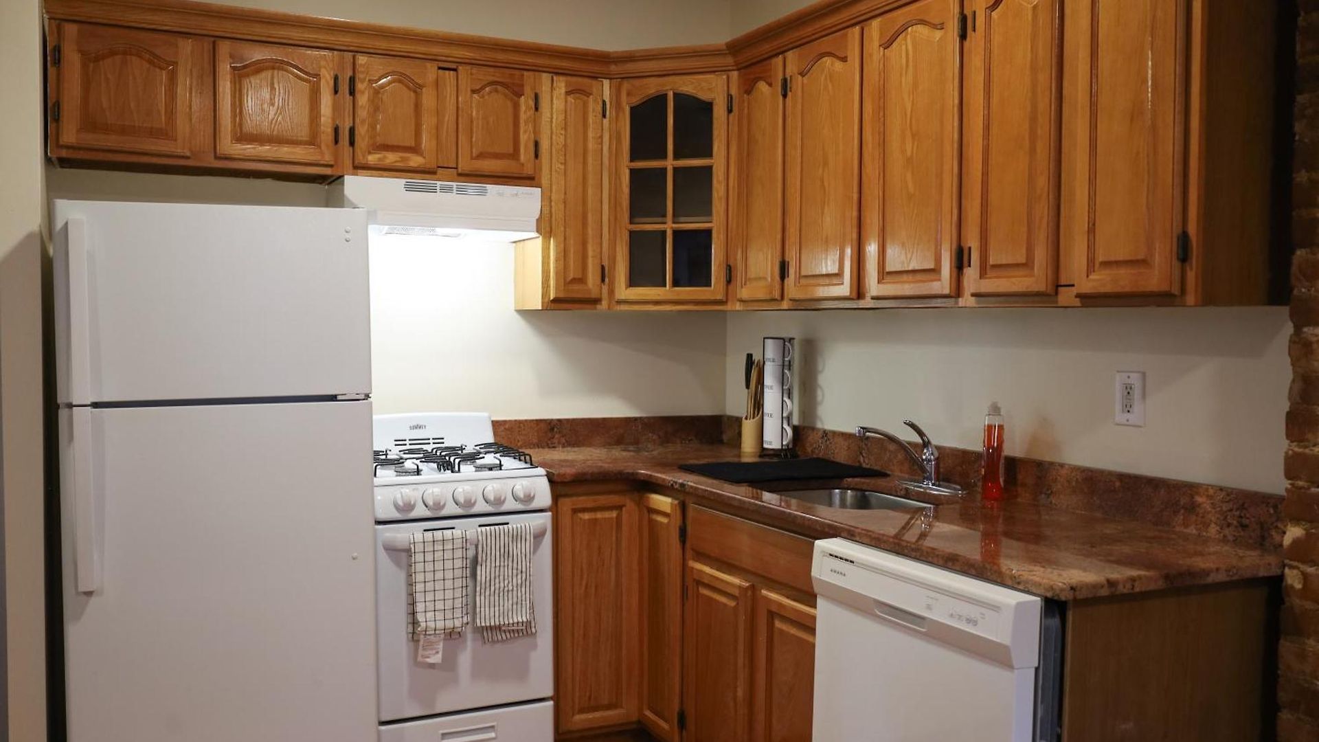 Family Friendly 4br 2ba In Prime Nyc Location Apartment *