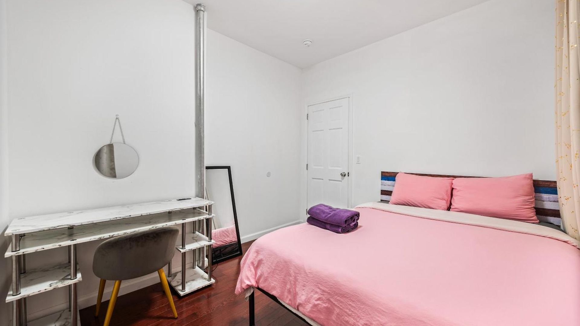 Pinky Pinky 2 Bedroom Hotel New York