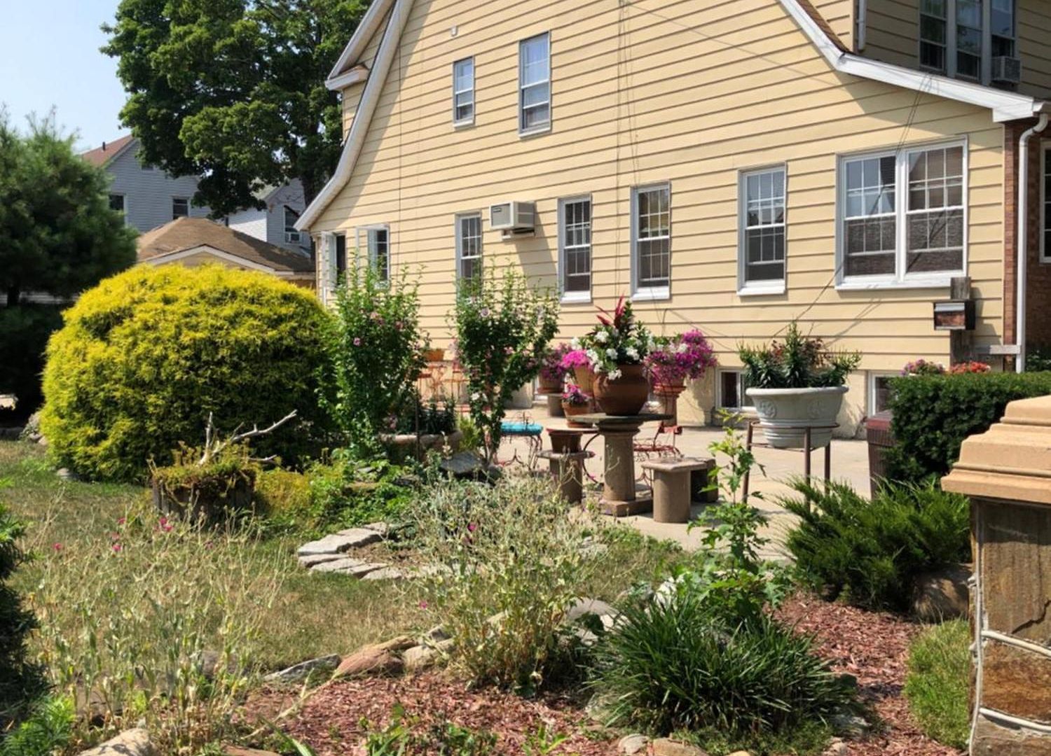 Private Unit With Own Entrance To Share * New York