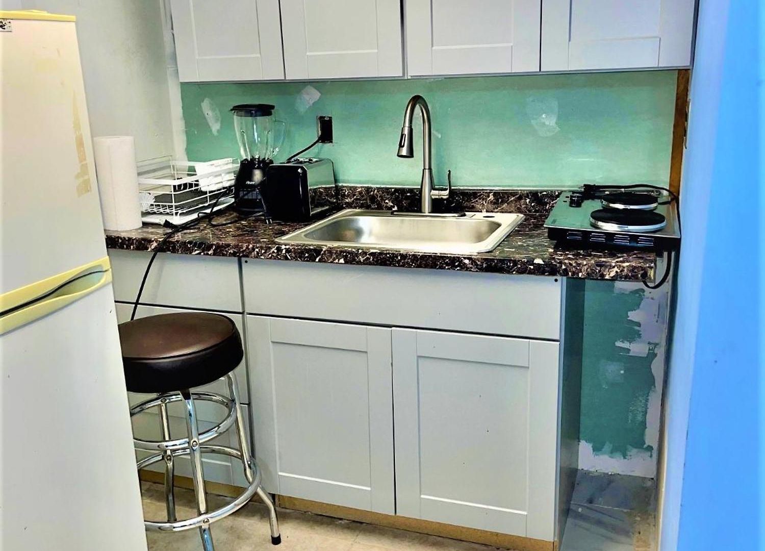 Lga Airport Near, Walk In Bsmt In A Private House! Apartment *