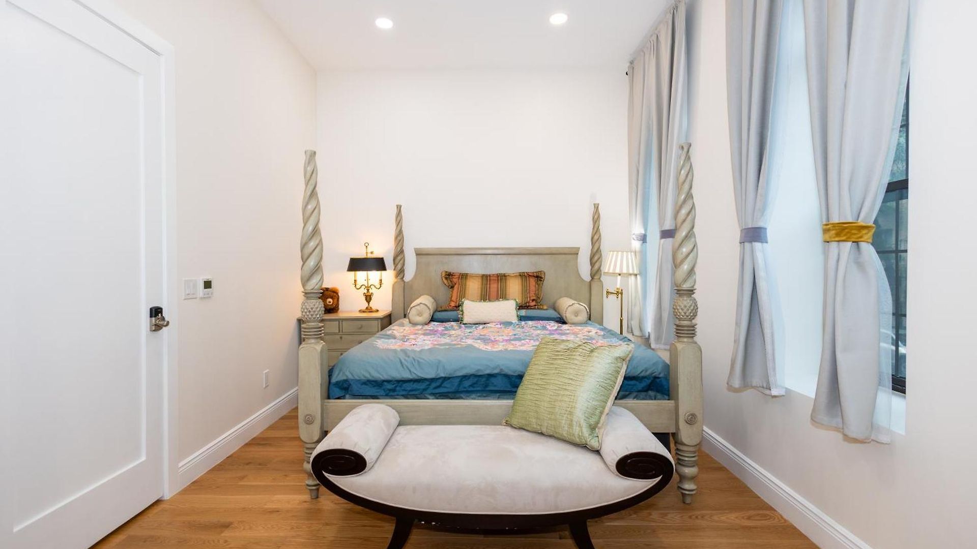 Little Manhattan 5 Min Walk To Times Square Private Bathroom World Cup 2026 Ready Homestay *