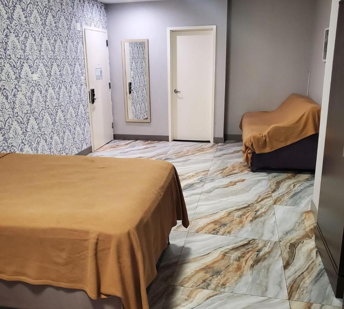 The Essence At Jfk Hotel