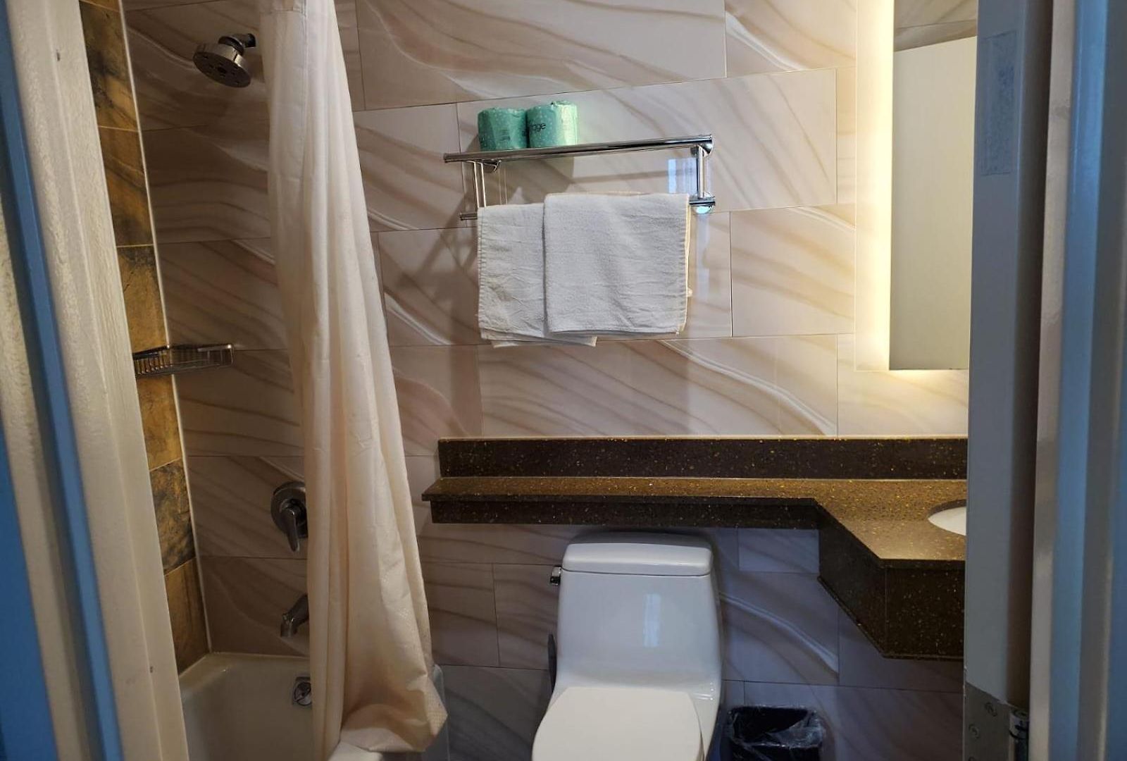 Hotel The Essence At Jfk 3*