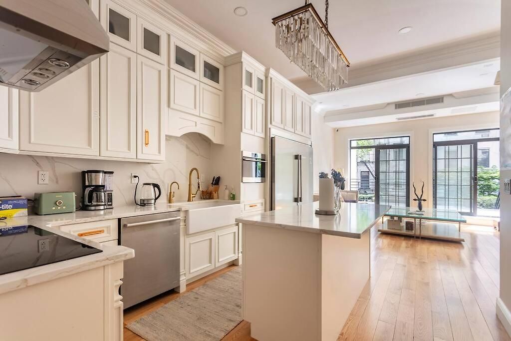 Little Manhattan 5 Min Walk To Times Square Private Bathroom World Cup 2026 Ready Homestay New York