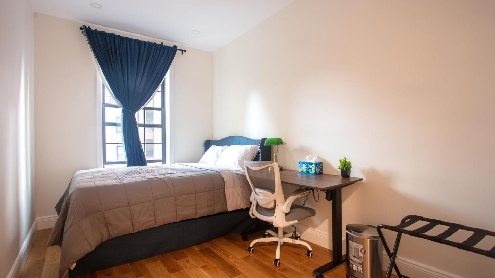 Little Manhattan 5 Min Walk To Times Square Private Bathroom World Cup 2026 Ready Homestay