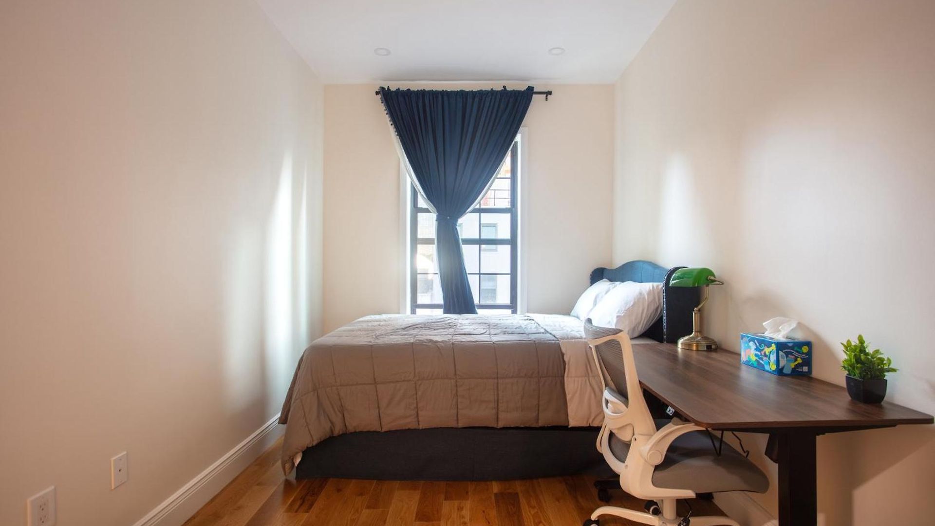 Little Manhattan 5 Min Walk To Times Square Private Bathroom World Cup 2026 Ready Homestay New York