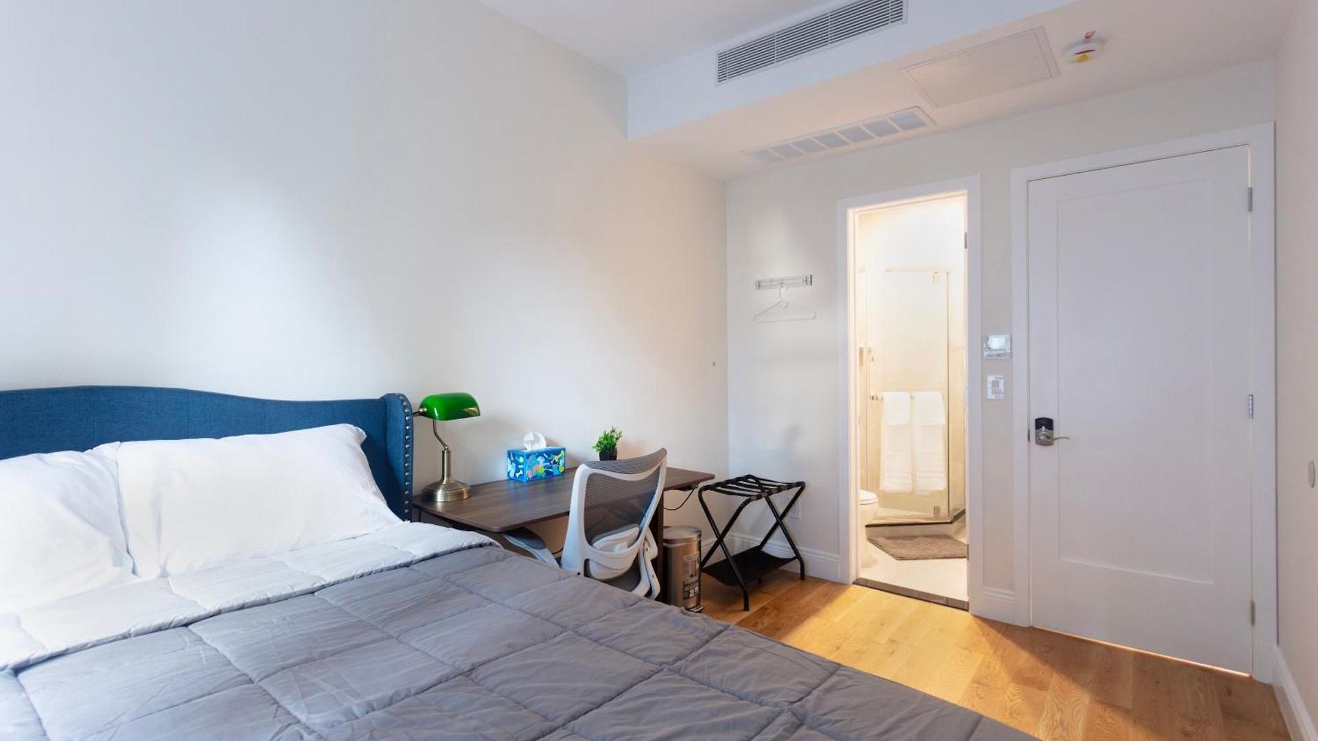 Little Manhattan 5 Min Walk To Times Square Private Bathroom World Cup 2026 Ready Homestay New York