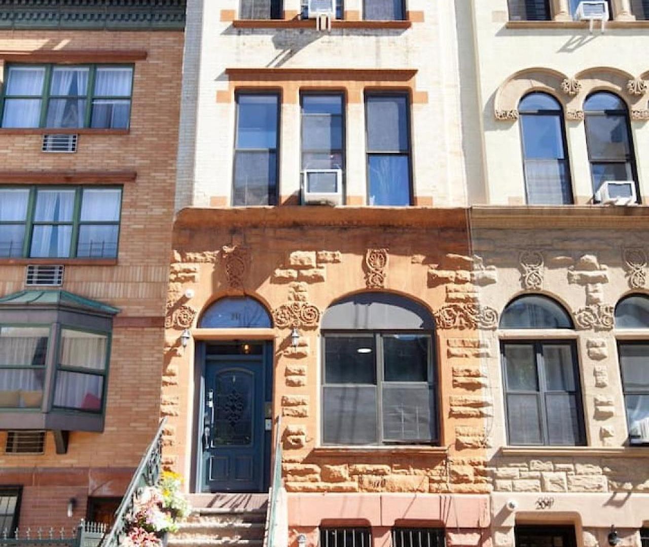 Charming Park Townhome * New York