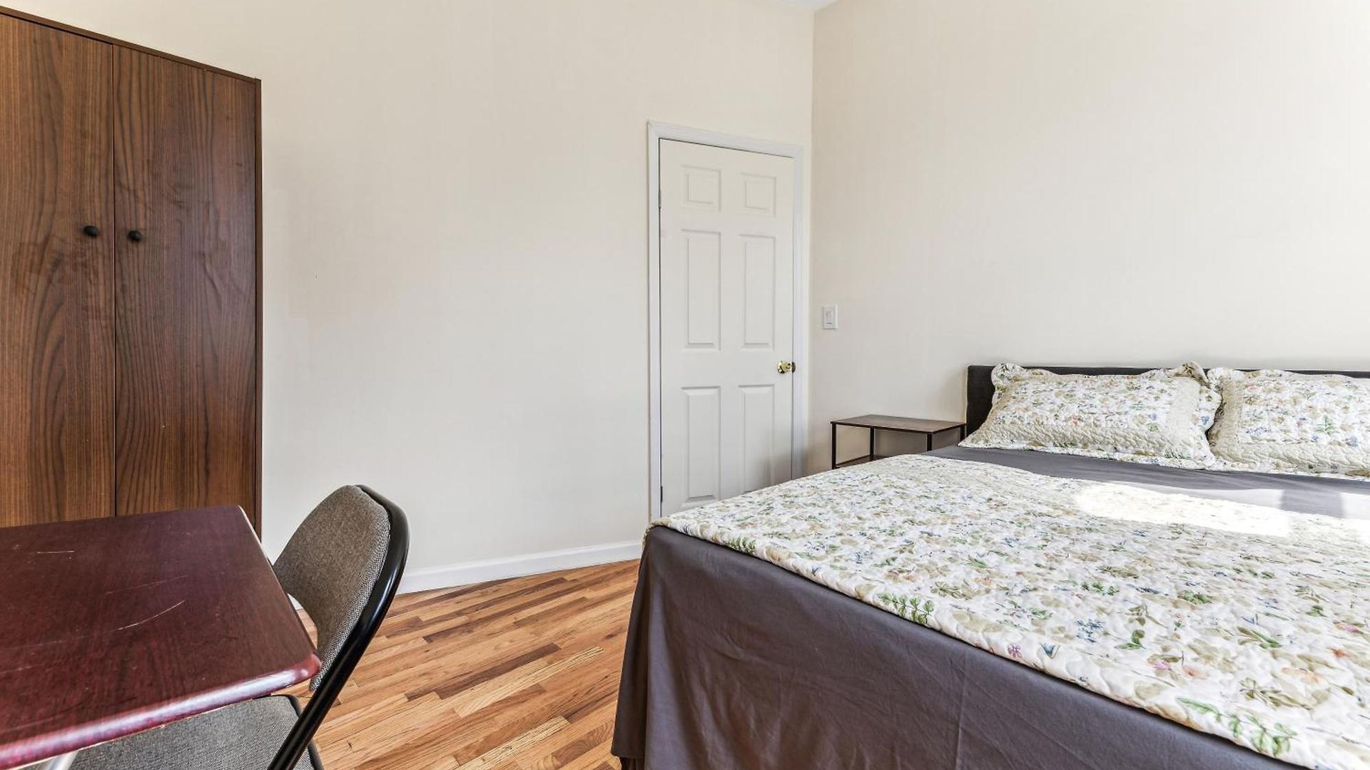 Guest house Empire Blvd
