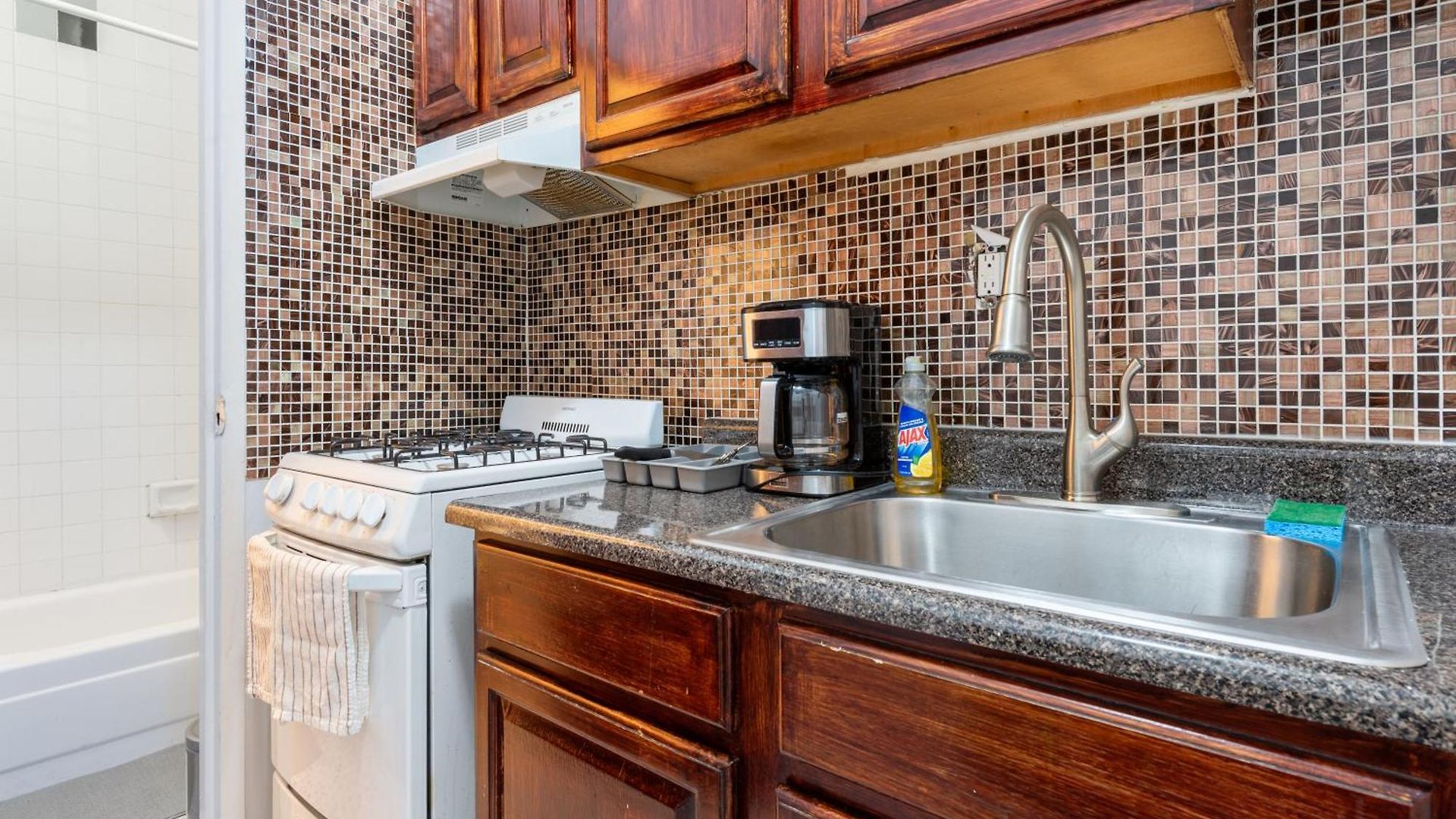Charming 2-bedroom Haven In Manhattan *